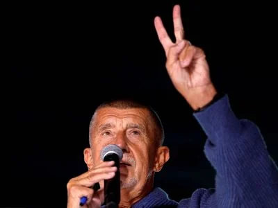 Nový průzkum: Babiš s ANO potřebuje dva partnery, rýsuje se štika voleb