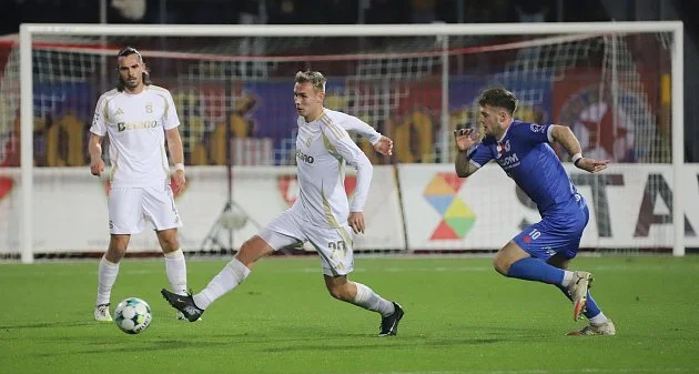 Čtvrtfinále poháru: Slavia jede do Jablonce, trenér Hyský se vrátí do Karviné