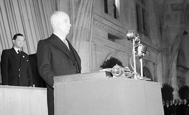 Před 100 lety se Evropa radovala z Locarna. Radost netrvala ani deset let