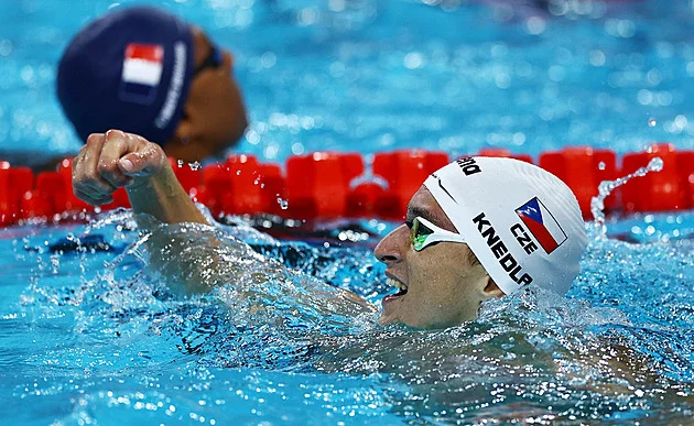 Setinu od titulu. Knedla získal na ME v krátkém bazénu stříbro na 50 metrů znak