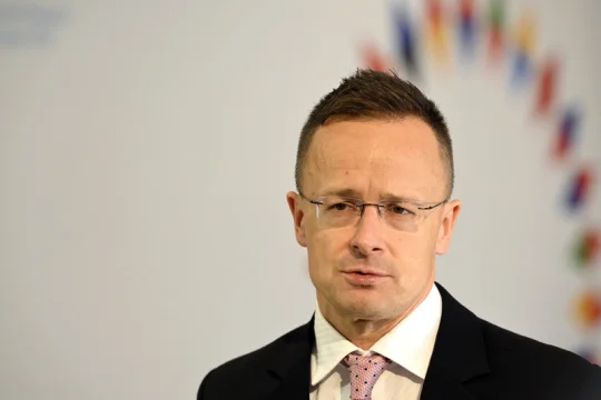 Szijjártó: Maďarsko a Slovensko dají zákaz dovozu ruského plynu a ropy k soudu