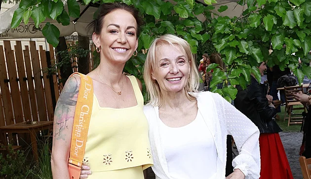 Ráda si vezmu tepláky a zkouším falešné facky. Žilková o divadle i únicích s lyžemi