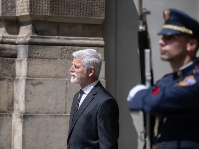 Série konzultací s kandidáty je u konce, oznámil Hrad. Pavel v úterý jmenuje Babiše premiérem