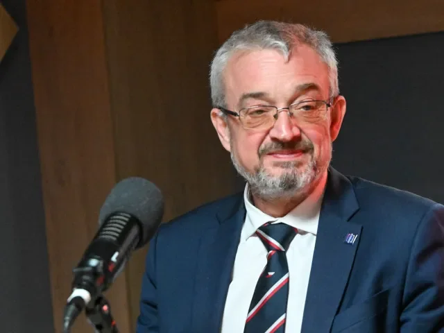 Česká opozice vyráží jednat na Slovensko. Přijetí u předsedy Národní rady nemá jisté