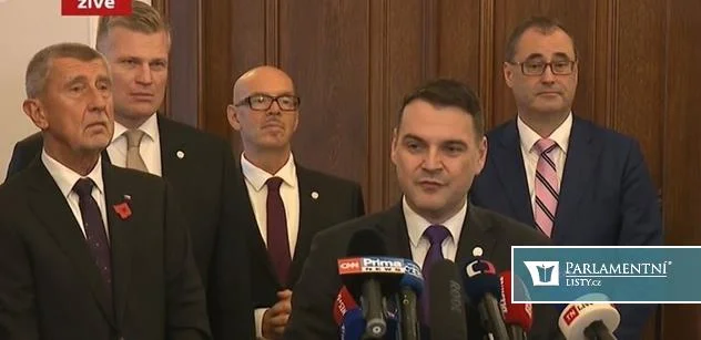 Já vím, že vás to zajímá, ale... Macinka usadil novináře