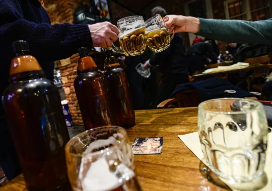 Studie: Alkohol poškozuje DNA a působí rakovinu, buňky se mu brání