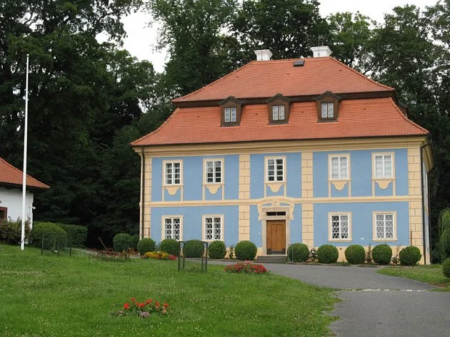 Žil na něm Karel Schwarzenberg. Zámek Dřevíč se prodává za 65 milionů