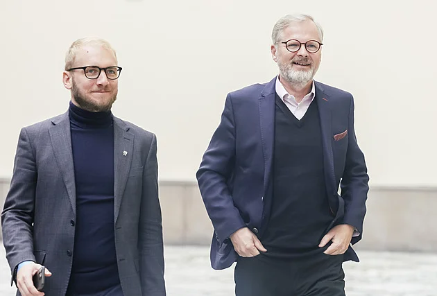 Deset let po boku Fialy, teď konec. Jeho spolupracovník a mluvčí se loučí s politikou
