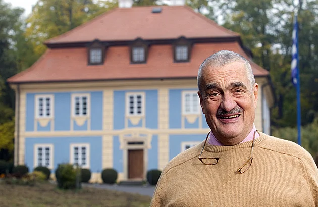 Schwarzenbergovo dědictví. Proč je Dřevíč na prodej a co se stalo s dalšími zámky?