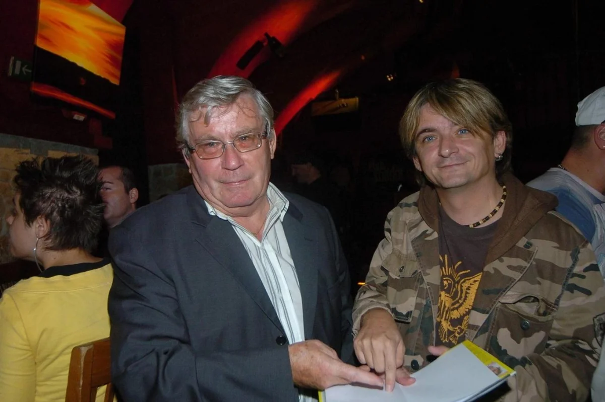 Michal Suchánek s otcem, komentátorskou legendou, roky nemluví. „Zůstal jsem úplně sám,“ říká Jaroslav