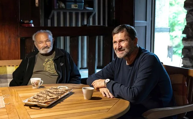 Po třídních schůzkách jsme byli biti jako žito, říká Jan Hrušínský o tátovi