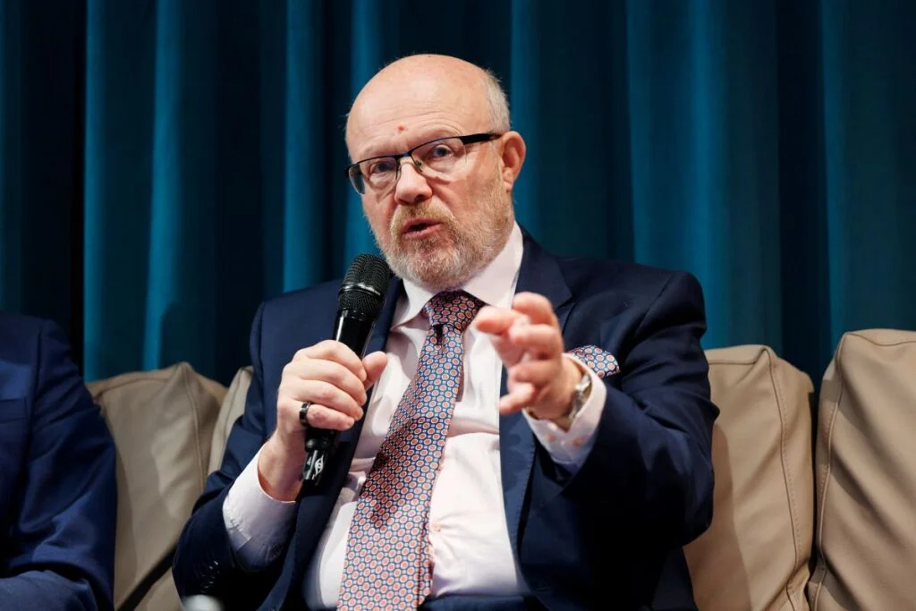 Slučme pojišťovny, navrhuje Válek. Prozradil, kolik je podle něj ideální počet