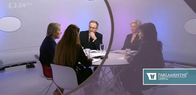 „Takže lže?“ Moravec tvrdě zatlačil na Decroix