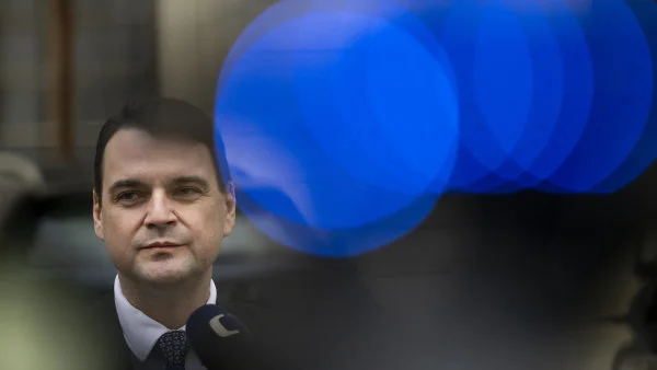 Macinku v Bruselu nakonec zastoupil český velvyslanec, slovenský „záskok“ se nekonal