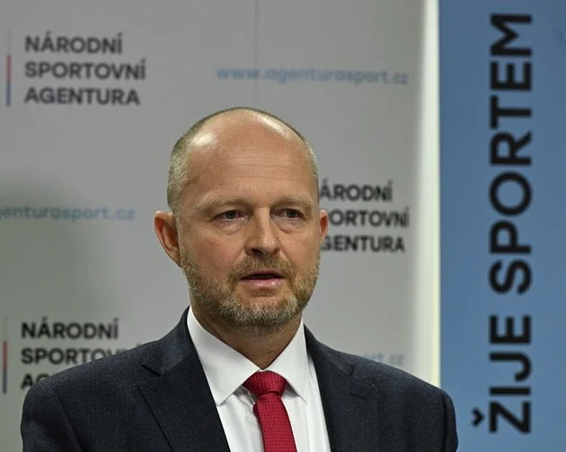 Vláda odvolala předsedu NSA Šebka. Babiš: Udělal si z agentury cestovní kancelář