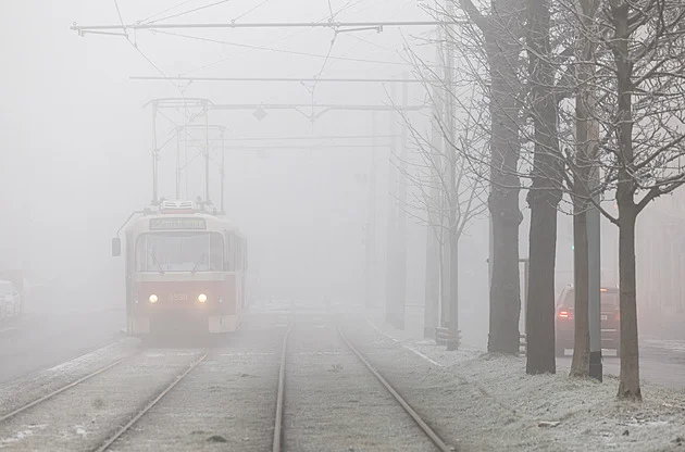 Arktický vzduch se žene do Česka, výraznější sníh ale na Vánoce nečekejme