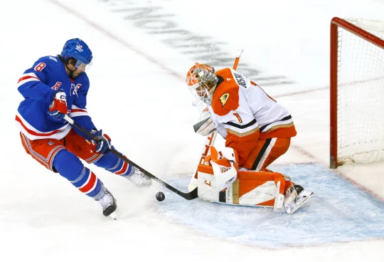 Faksa připravil vítězný gól, Dostál vychytal výhru