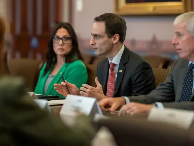 Washington je rozladěn a pozastavuje technologické partnerství s Velkou Británií