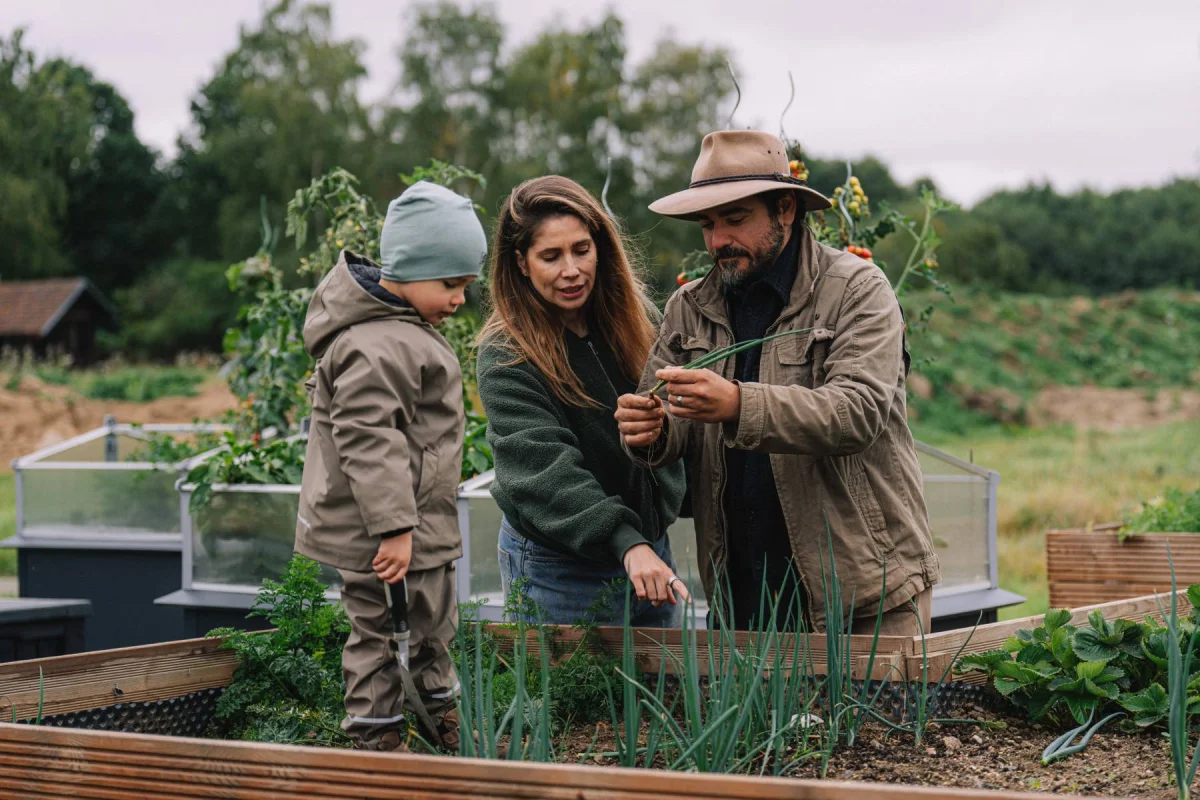 Farma Vojty Kotka a velké finále: Zmrzlá rajčata, brambory nebudou, koně musely pryč, ale kulturák ožil Cimrmanem