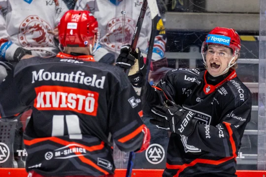 Hokejisté Hradce Králové vyhráli v Třinci a přeskočili Oceláře v tabulce