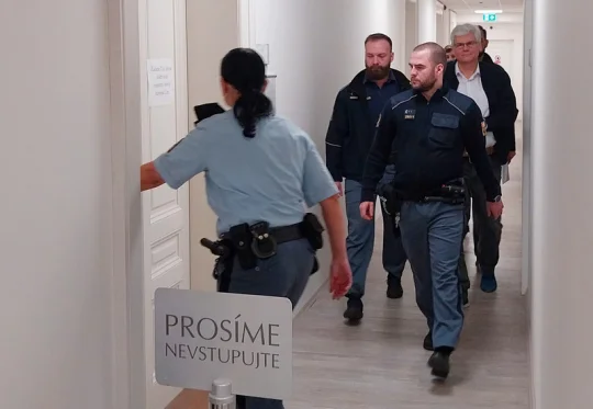 Soud ponechal bývalého ředitele motolské nemocnice Ludvíka ve vazbě