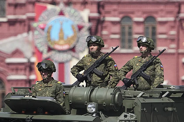 Rusko může být za několik let silnější než my, varuje šéf NATO Rutte