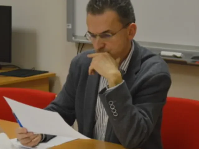 Expert na ústavní právo Bartoň se stal ústavním soudcem, jmenoval ho Pavel