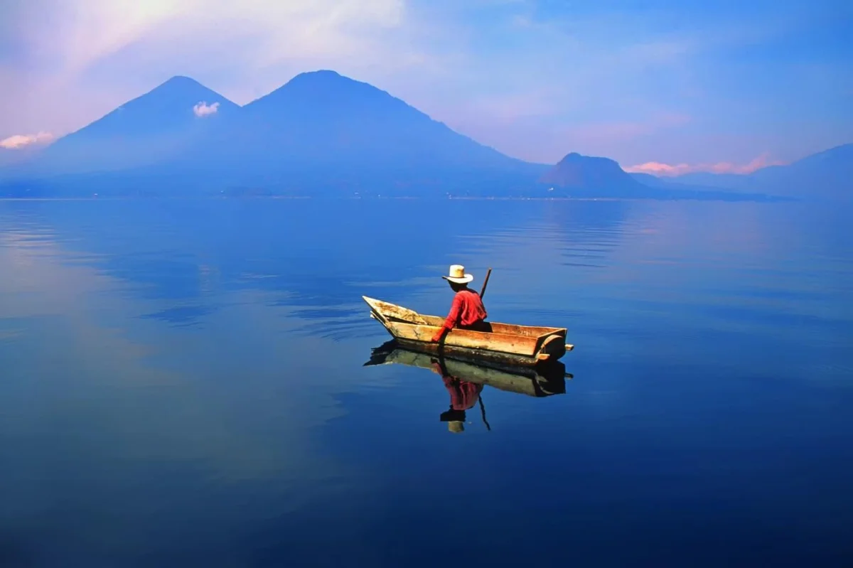 Guatemalská Atlantida: Město Mayů ztracené pod hladinou jezera Atitlán