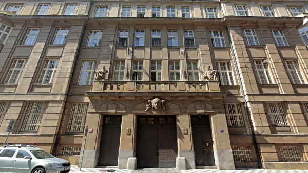 Konec po skoro deseti letech. Krátce po změně vlády končí šéf Státní tiskárny cenin