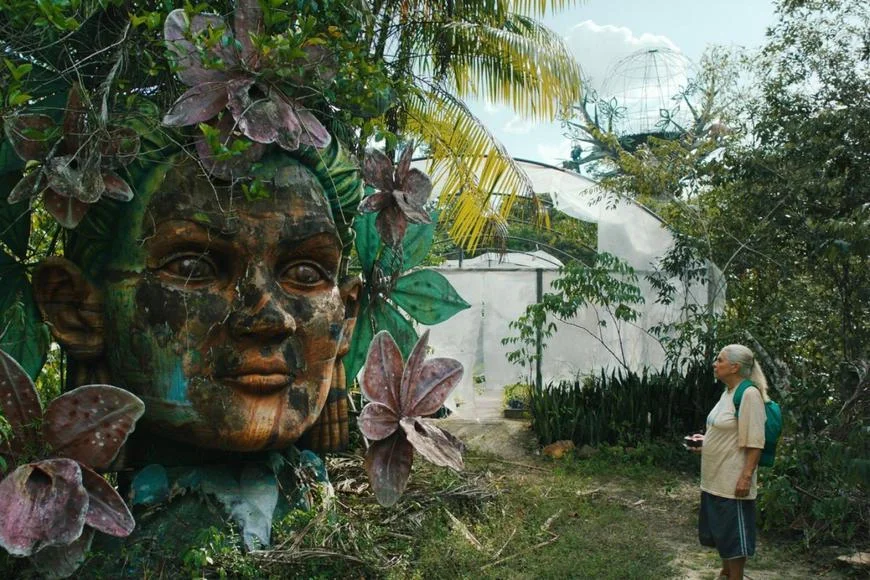 Nenechte si ujít: Magický film Modrou stezkou i divadelní satira s Miroslavem Hanušem