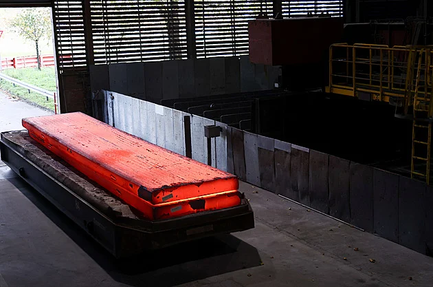 Levnější plyn evropským firmám nepomáhá. Za konkurencí stále zaostávají