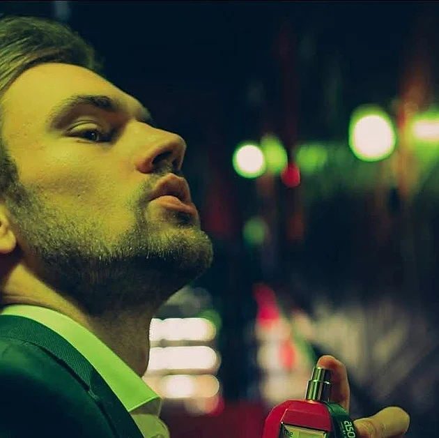 Osmany Laffita ulovil Muže roku Veselého! Je hvězdou reklamy na jeho parfém