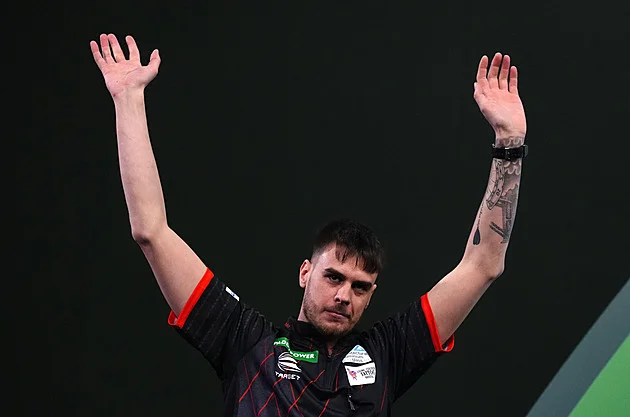 Anglický šipkař Taylor byl vyloučen z MS. Měl pozitivní dopingový nález