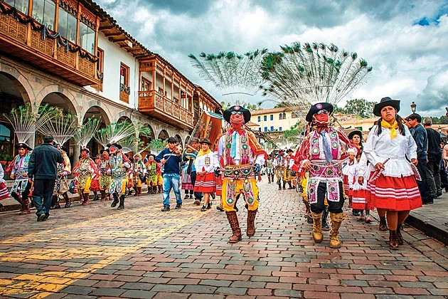 Štěstí napříč kulturami. Spokojenost lidí souvisí s kvalitou vztahů, líčí cestovatelé