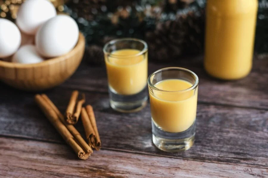 Domácí vaječný likér: tradiční recept i nealkoholická varianta