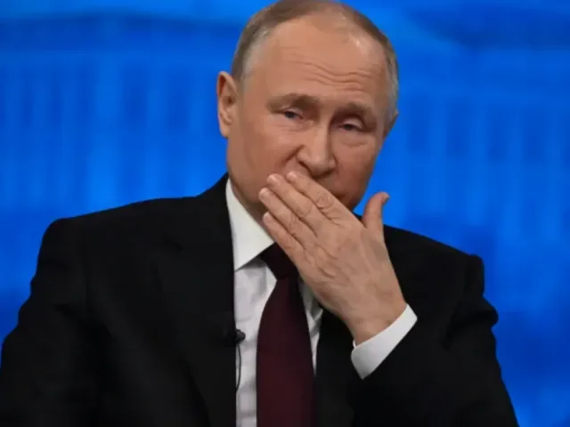 Ukrajina není připravena jednat o míru, řekl Putin, zatímco vypočítával dobytá města