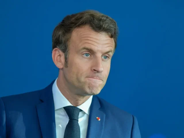 Macron chce začít jednat s Putinem. Pokud se teď nedosáhne míru, Evropa se nevyhne přímým rozhovorům