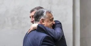 Jak pokračuje srůstání ANO Andreje Babiše a maďarské vládní strany Fidesz