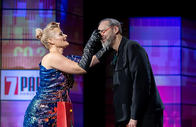 Často si nás se sestrou pletou. Přehmátl se i švagr Neužil, směje se Erika Stárková