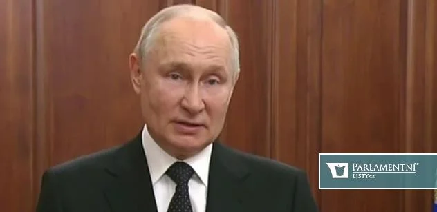 Macron navrhl obnovit jednání s Putinem. Z Moskvy přišel vzkaz