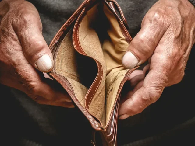 Soudy letos vyhlásily přes 14 tisíc osobních bankrotů, nejvíc od roku 2021