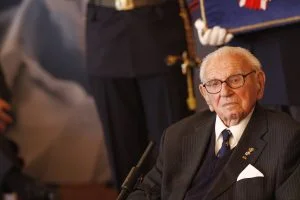 „Politici by měli žít eticky, svět se zbláznil.“ Poslední a dosud nezveřejněný rozhovor s Nicholasem Wintonem