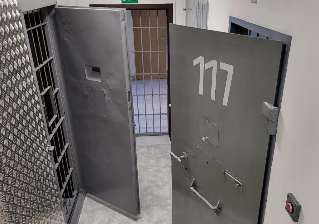 Na svobodu půjde 321 neplatičů alimentů. A také vězni odsouzení za drogy