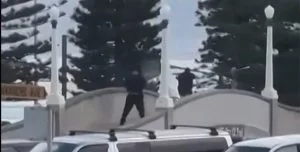 Islámský stát na vzestupu. Poslední útoky ukazují, že ideologie se v boji porazit nedá