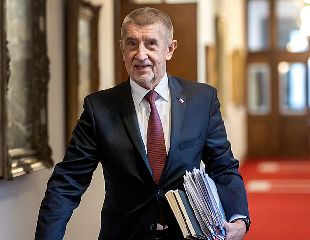 Babiš ve vinohradské nemocnici podstoupil zákrok ve tváři