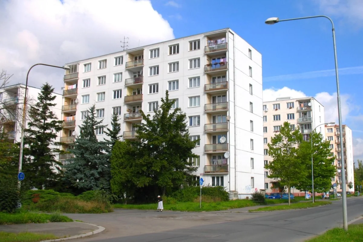 Rok 2025 zamíchal realitami: Byty vystřelily nahoru, domy i chalupy zdražily o desetinu