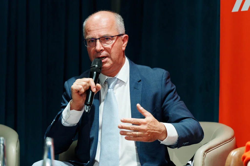 Philipp: Stát měl dát pojišťovnám v krizi půjčku. Ne brát VZP 8 miliard