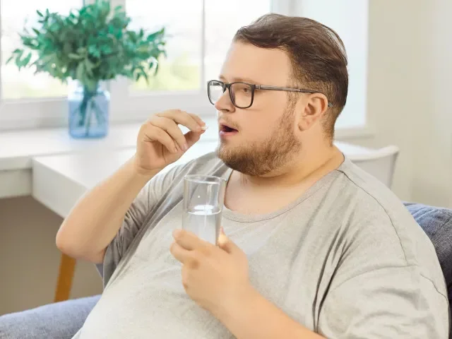 Konec injekcí. Americký regulátor schválil lék na hubnutí v podobě pilulky