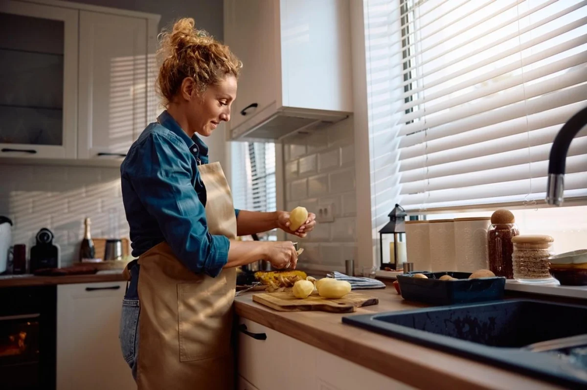 Patří brambory do studené, nebo teplé vody? Dejte pozor na chybu, která vám ničí bramborový salát