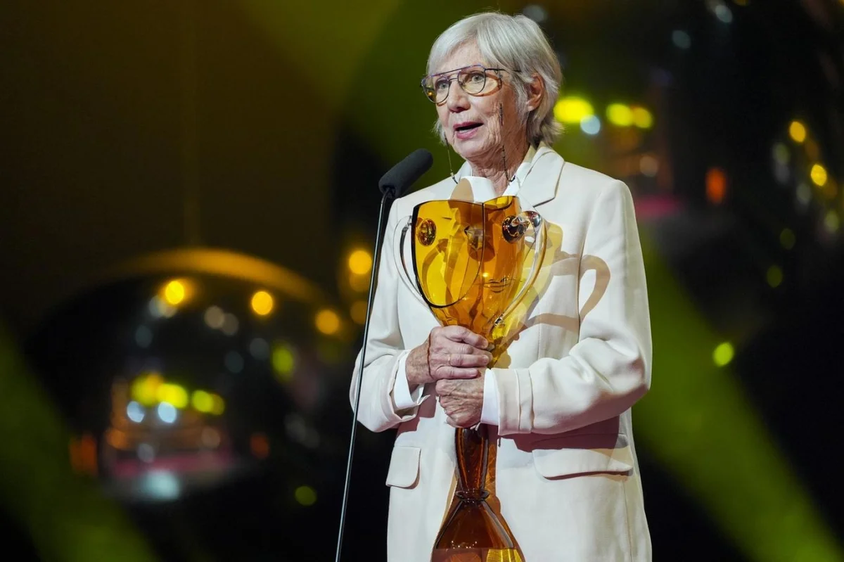 Dana Syslová žije ve svém bytě na Malé straně už 50 let. Nerada mění věci a drží se „své staré sedačky“